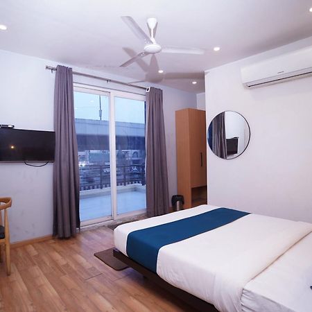 Hotel Mira Residency- Outer Ring Road, Paschim Vihar Delhi  Dış mekan fotoğraf