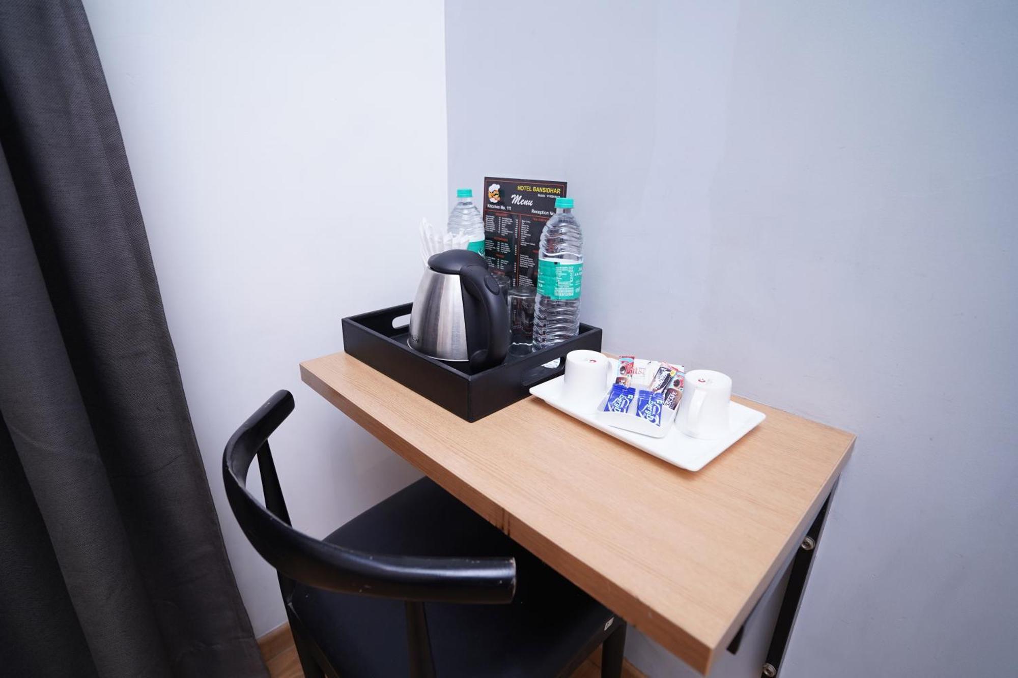 Hotel Mira Residency- Outer Ring Road, Paschim Vihar Delhi  Dış mekan fotoğraf