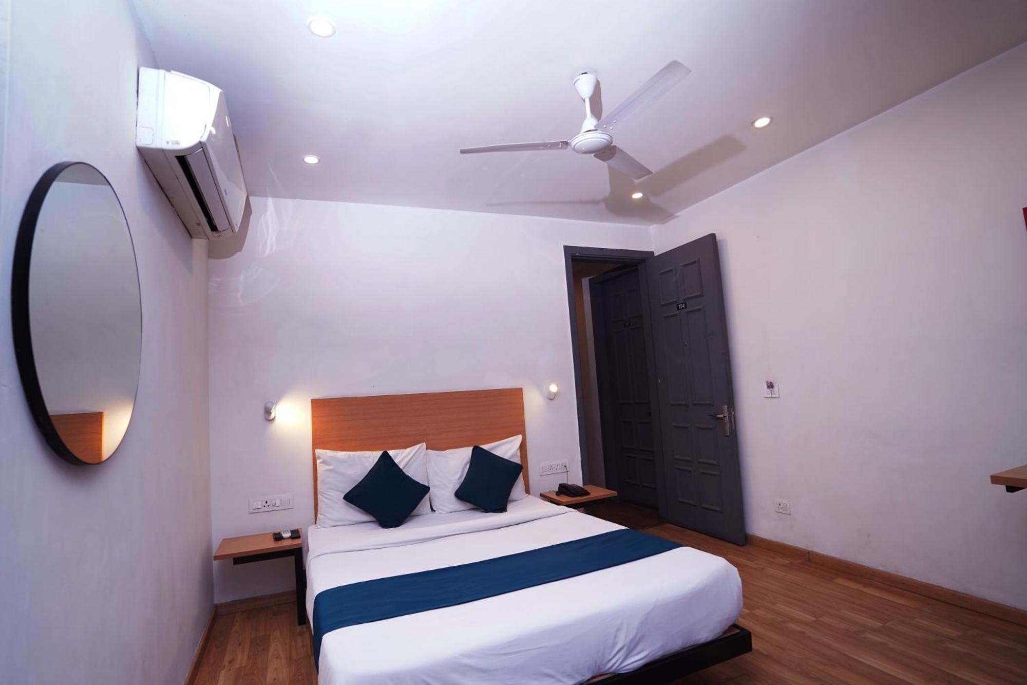 Hotel Mira Residency- Outer Ring Road, Paschim Vihar Delhi  Dış mekan fotoğraf