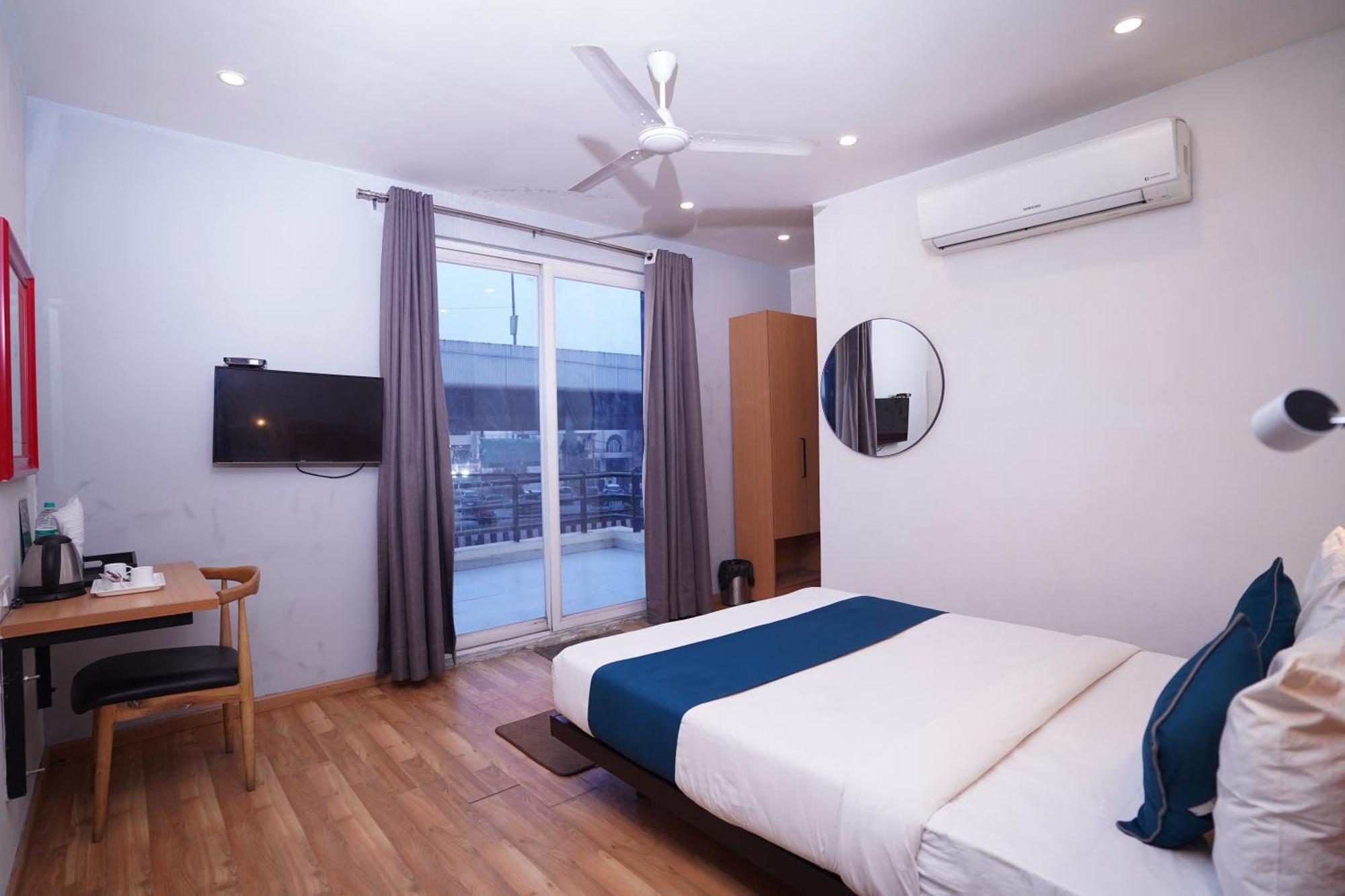 Hotel Mira Residency- Outer Ring Road, Paschim Vihar Delhi  Dış mekan fotoğraf