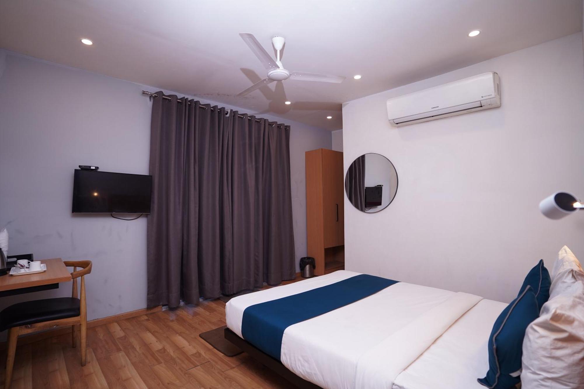 Hotel Mira Residency- Outer Ring Road, Paschim Vihar Delhi  Dış mekan fotoğraf