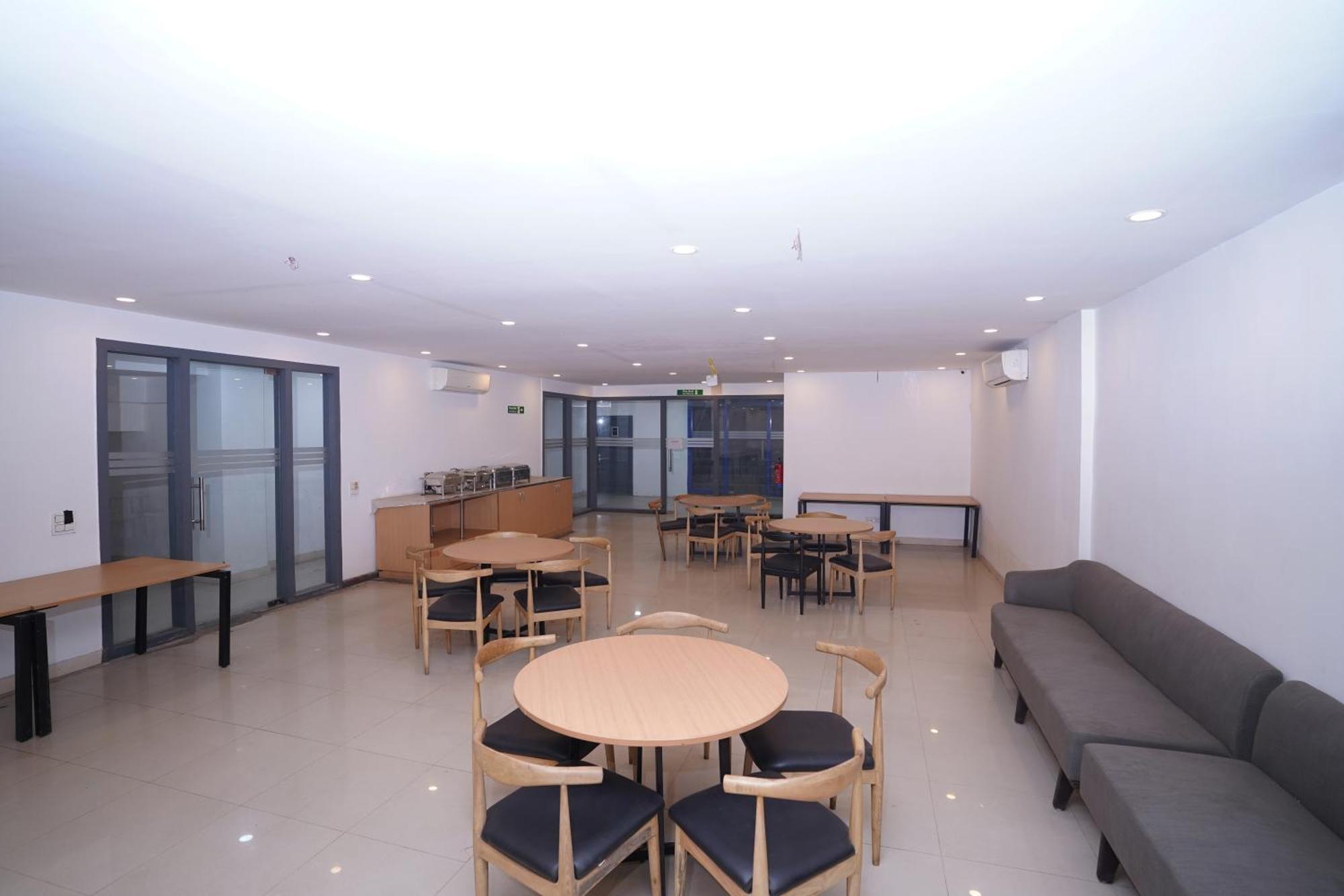 Hotel Mira Residency- Outer Ring Road, Paschim Vihar Delhi  Dış mekan fotoğraf