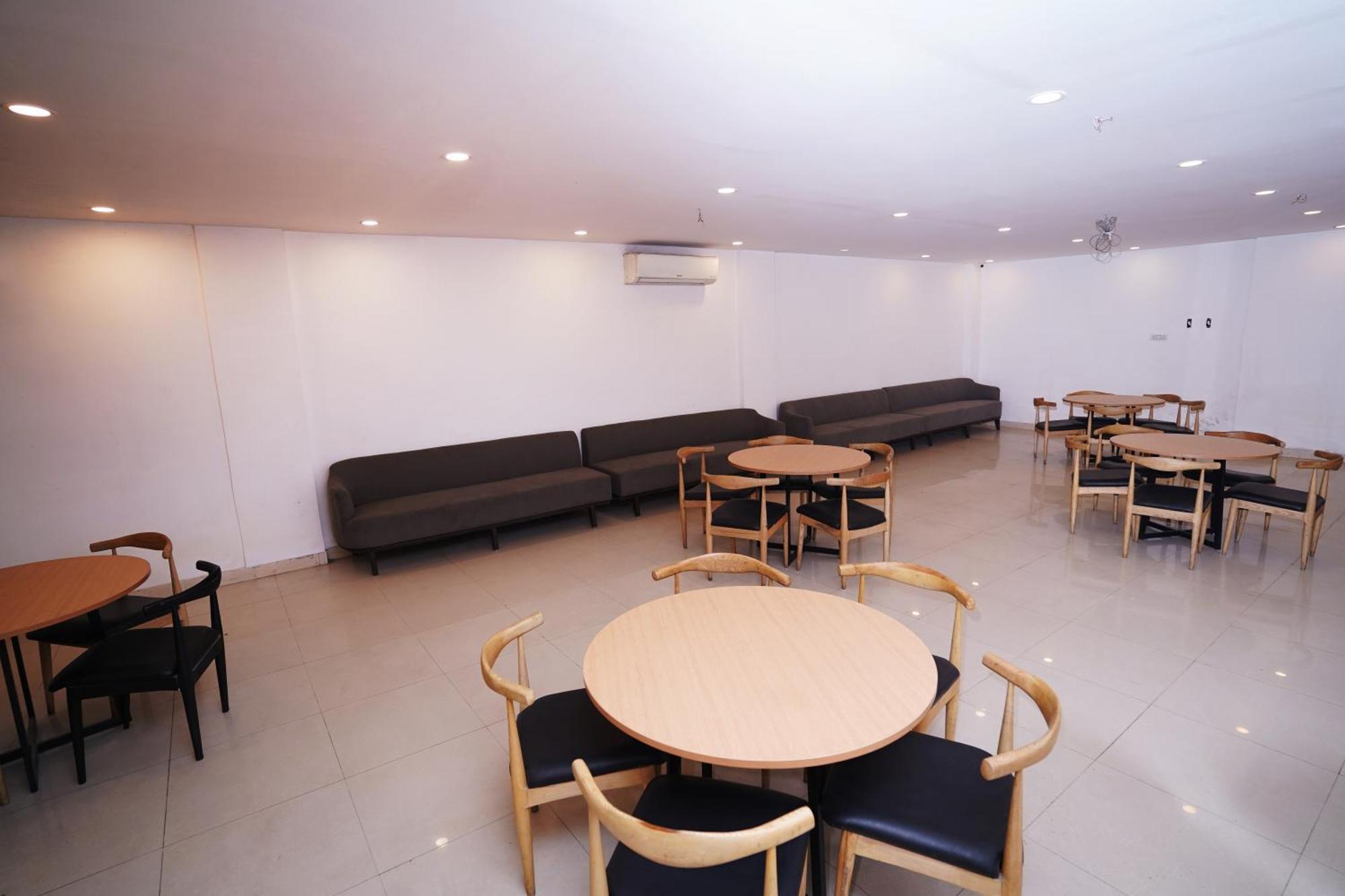 Hotel Mira Residency- Outer Ring Road, Paschim Vihar Delhi  Dış mekan fotoğraf