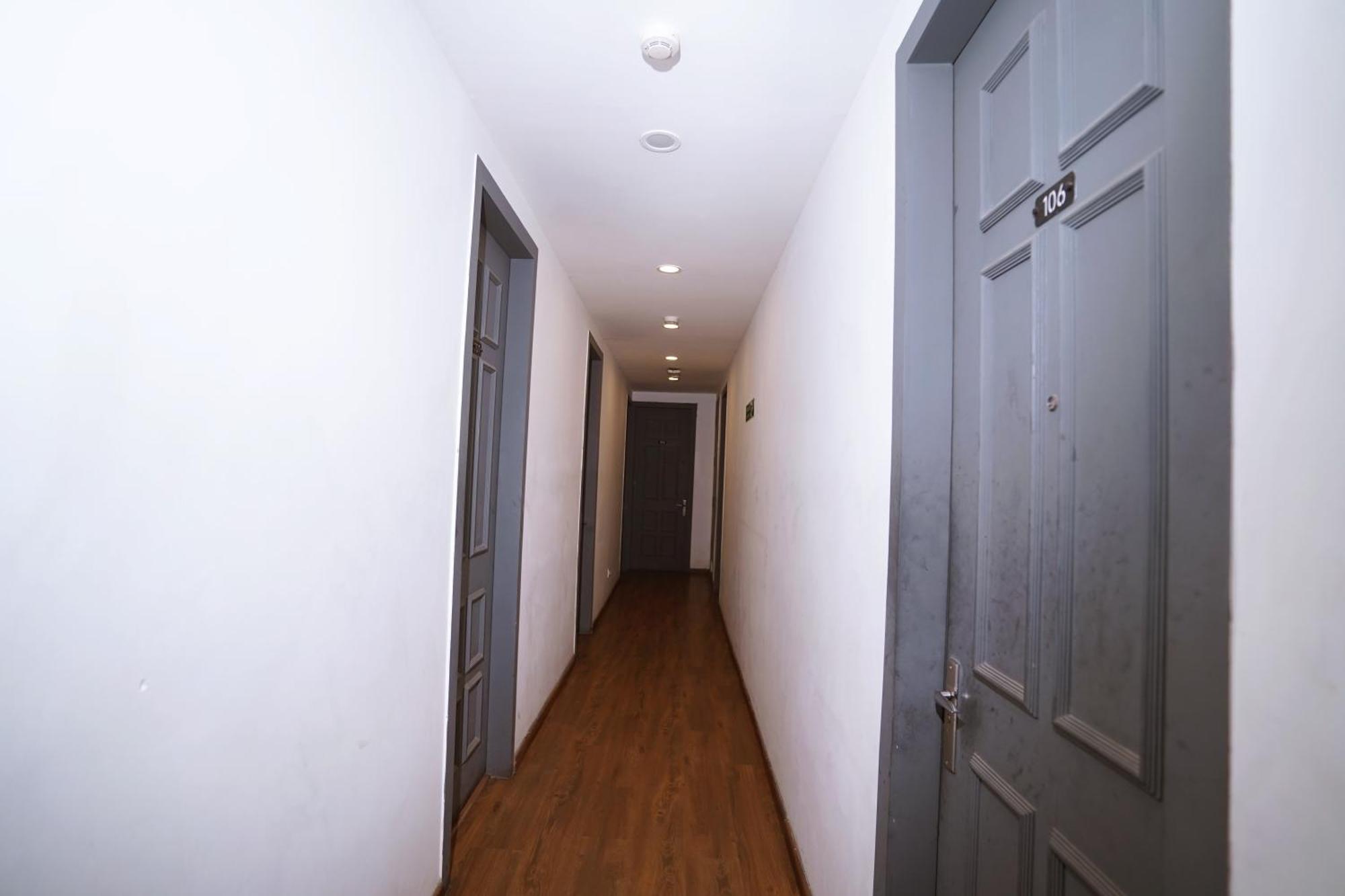 Hotel Mira Residency- Outer Ring Road, Paschim Vihar Delhi  Dış mekan fotoğraf